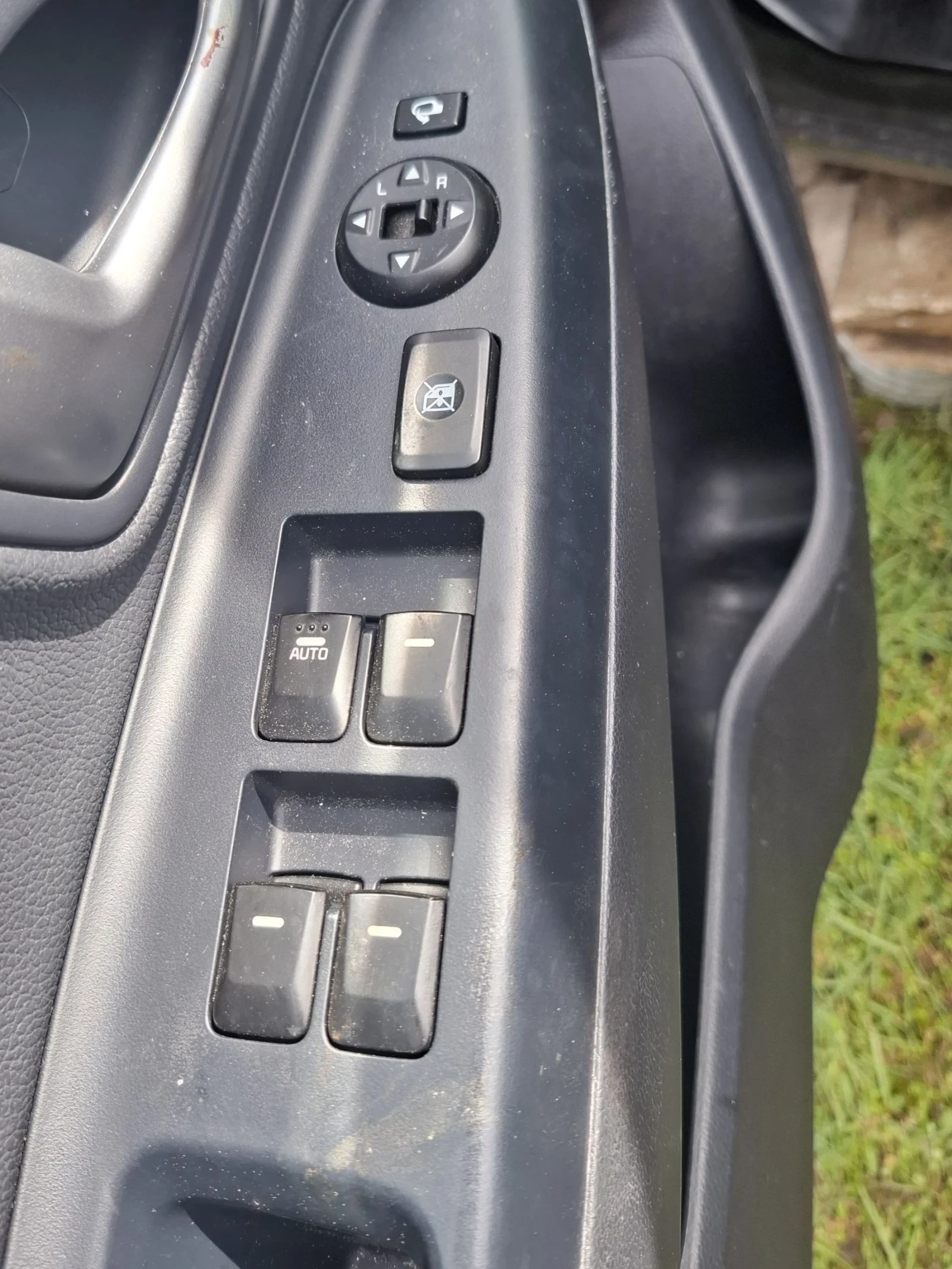 Kia Rio 1.4 CRDI 16V 90 ����, �������, Keyless Go, Start | Mobile.bg � ����������� 9