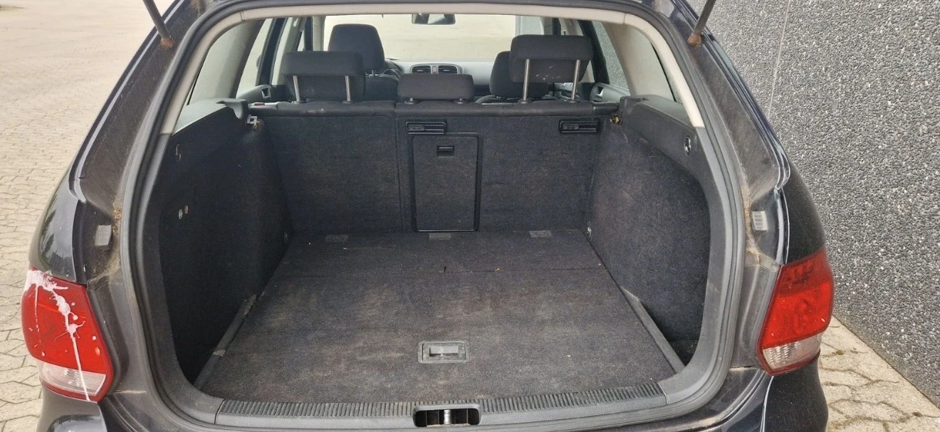 VW Golf VI 1.6 TDI DSG, снимка 9 - Автомобили и джипове - 53977684