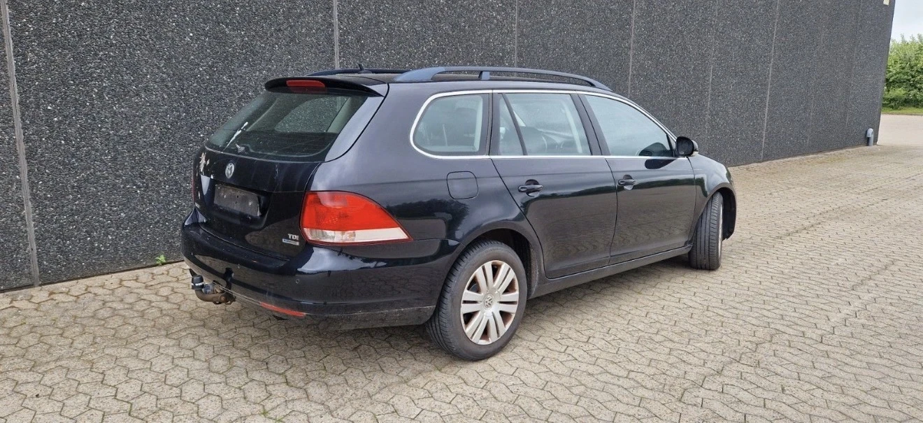 VW Golf VI 1.6 TDI DSG, снимка 2 - Автомобили и джипове - 53977684