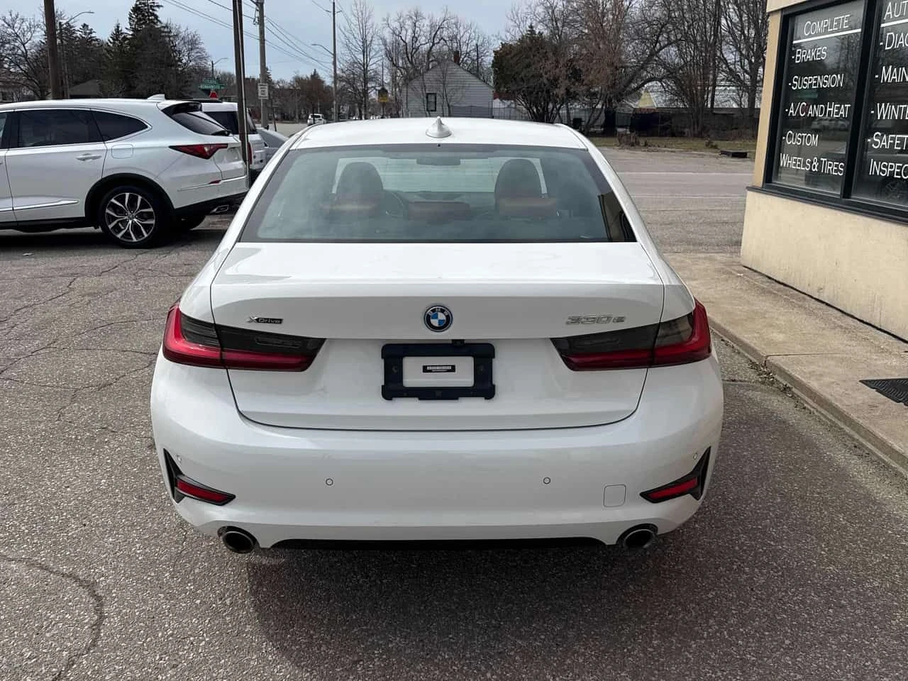 BMW 330 e| XDRIVE| HEAD-UP DISPLAY| ПОДГРЕВИ| CARFAX, снимка 5 - Автомобили и джипове - 54001983