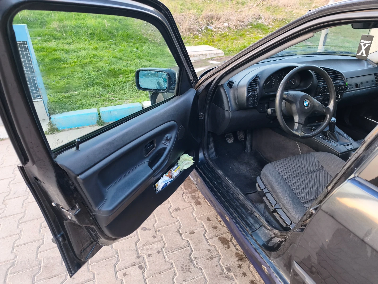 BMW 320 M50B20TU, снимка 12 - Автомобили и джипове - 54375268