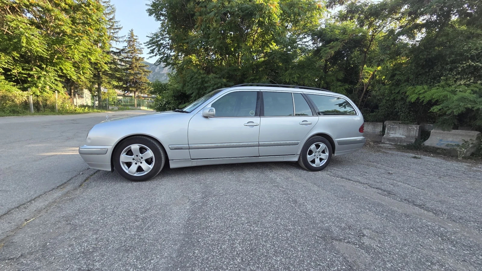 Mercedes-Benz E 240 E240T, снимка 7 - Автомобили и джипове - 55014149