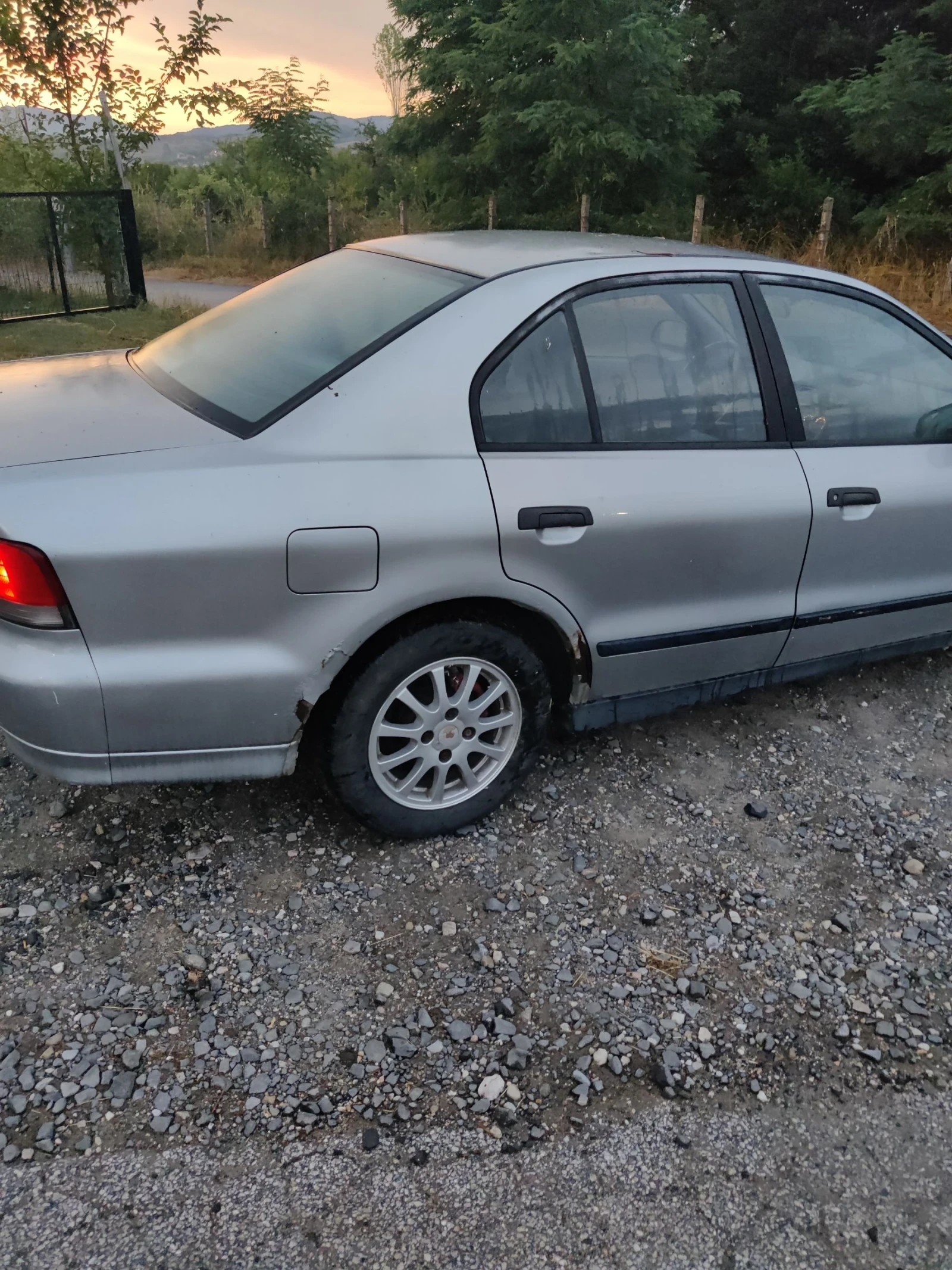 Mitsubishi Galant, снимка 2 - Автомобили и джипове - 55398662