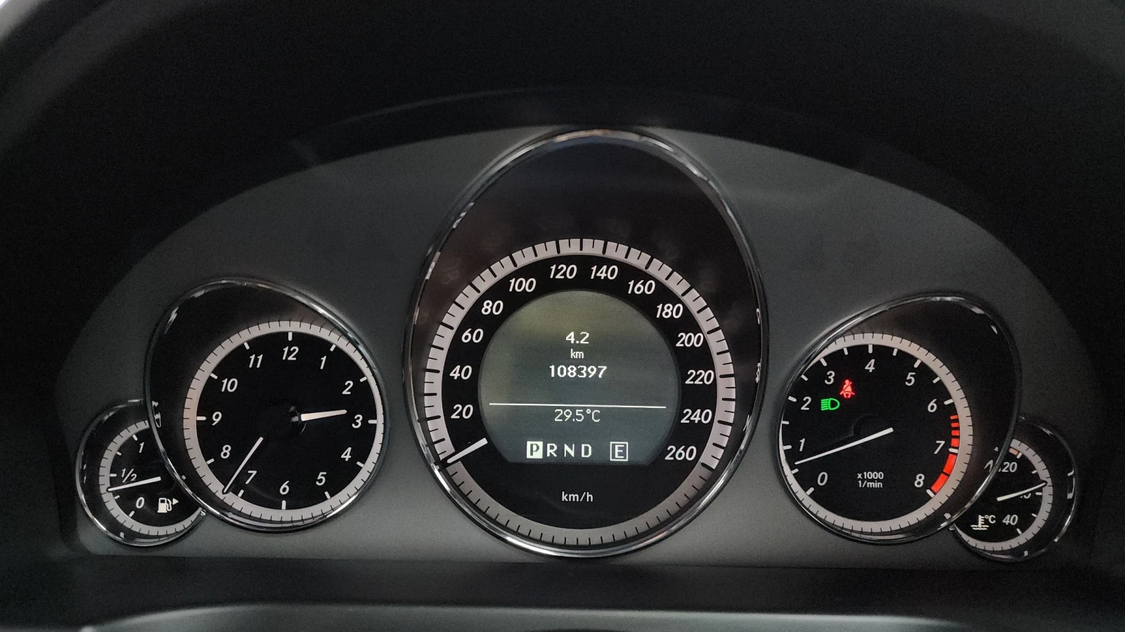 Mercedes-Benz E 350 * OБДУХ * КАМЕРА * ПАНОРАМА, снимка 9 - Автомобили и джипове - 55403190