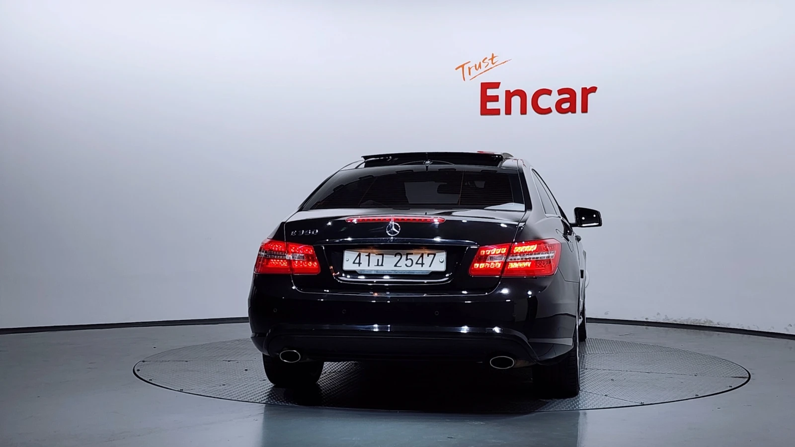 Mercedes-Benz E 350 * OБДУХ * КАМЕРА * ПАНОРАМА, снимка 4 - Автомобили и джипове - 55403190