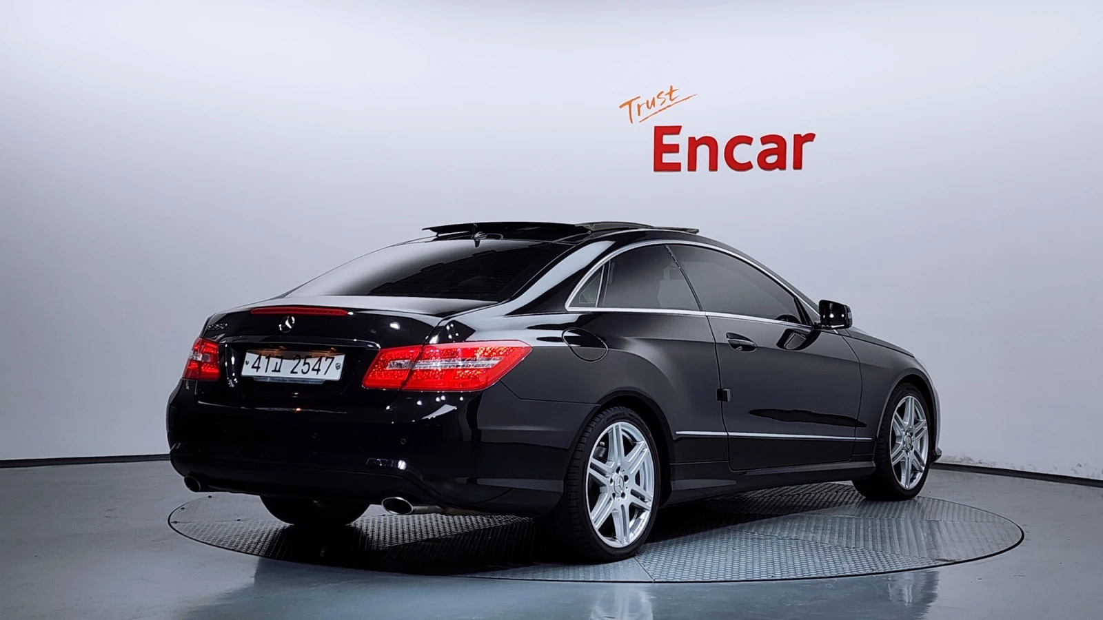 Mercedes-Benz E 350 * OБДУХ * КАМЕРА * ПАНОРАМА, снимка 2 - Автомобили и джипове - 55403190