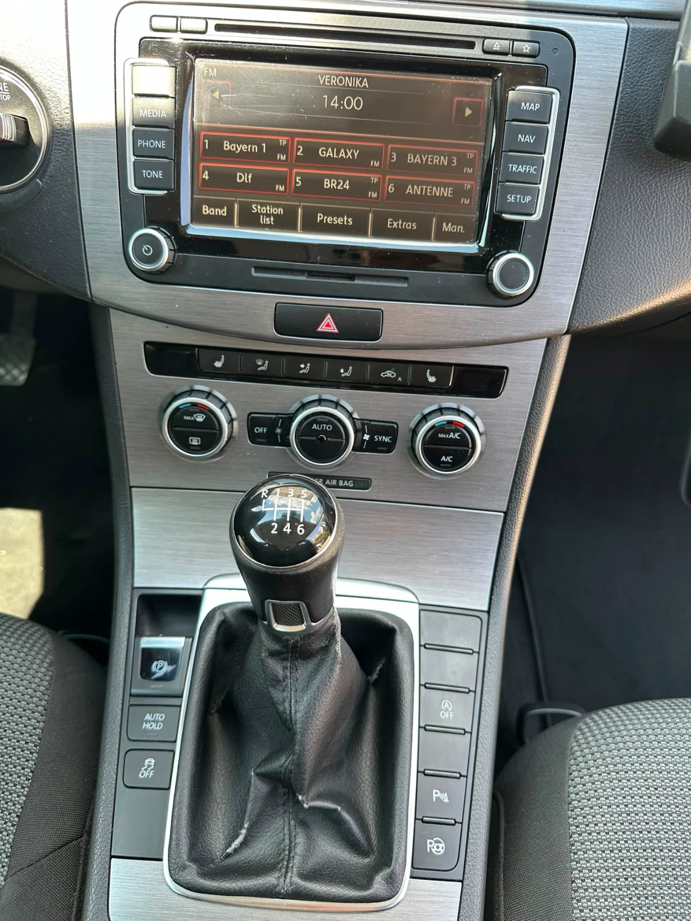 VW Passat 2.0 TDI 140 P. S. , снимка 11 - Автомобили и джипове - 55682519