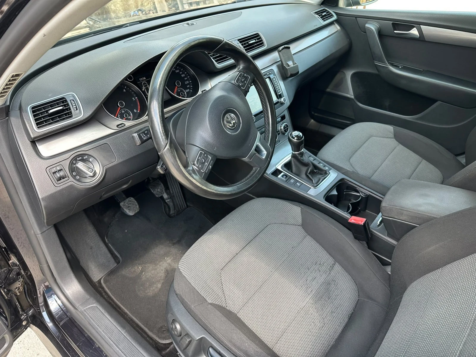 VW Passat 2.0 TDI 140 P. S. , снимка 5 - Автомобили и джипове - 55682519