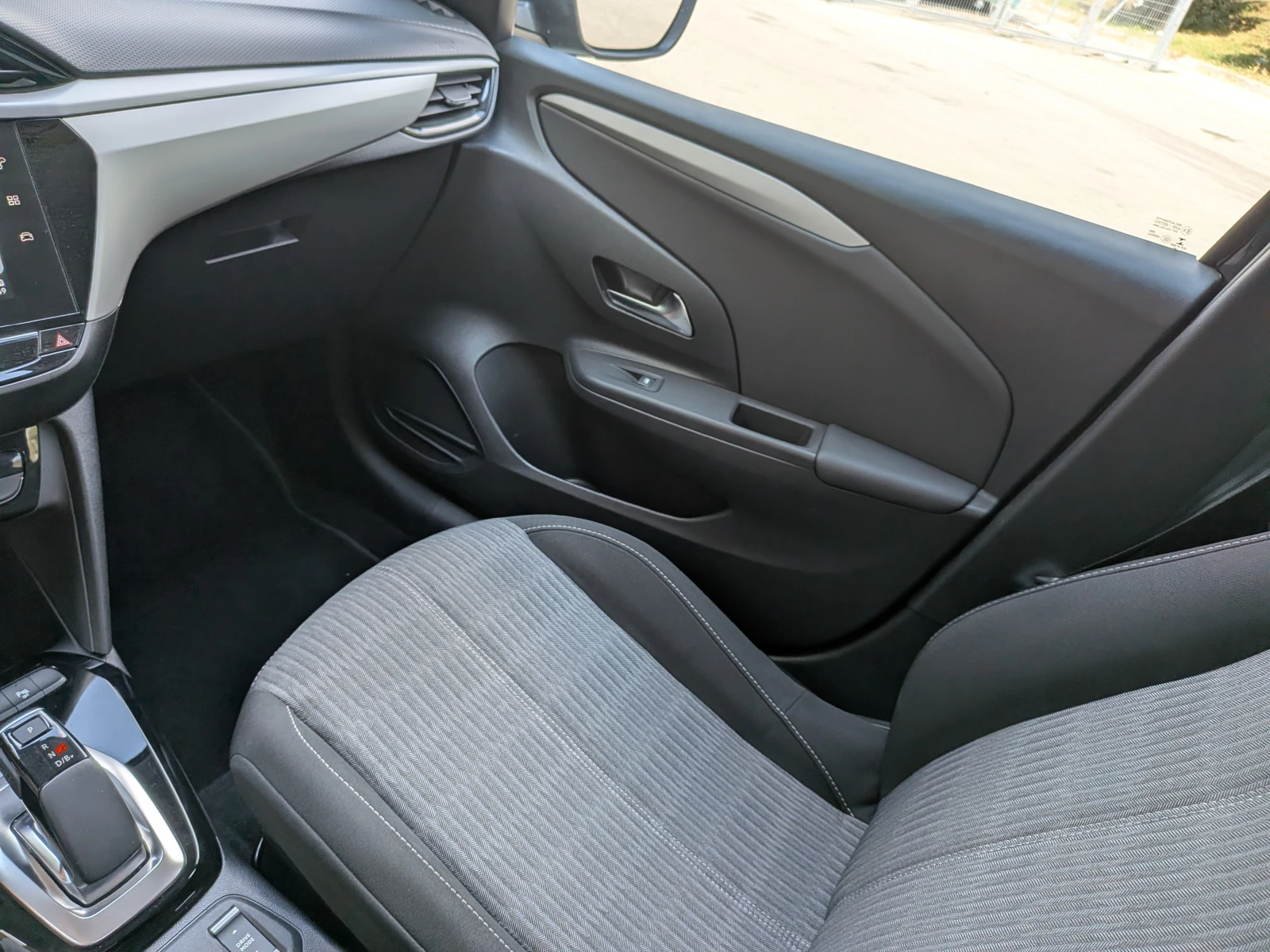 Opel Corsa e, снимка 8 - Автомобили и джипове - 55833988