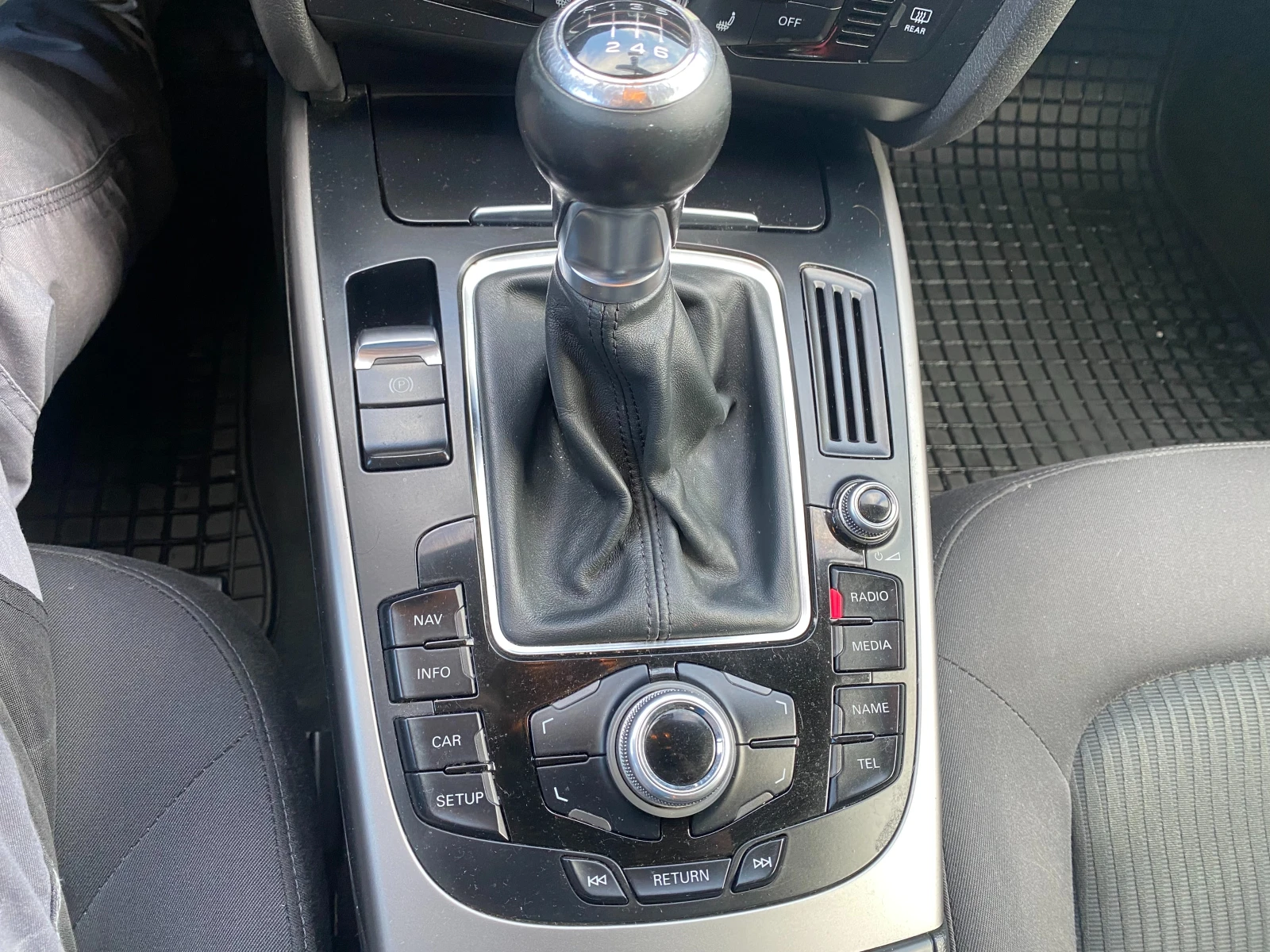 Audi A4 2.0 tdi, снимка 10 - Автомобили и джипове - 56166344