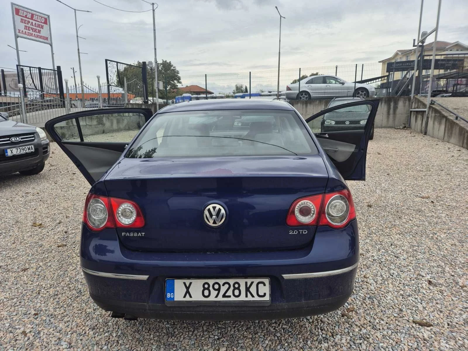 VW Passat 2.0 TDi, снимка 3 - Автомобили и джипове - 56507537