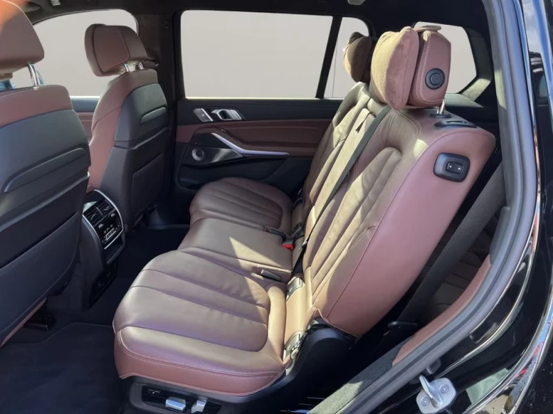 BMW X7 40d/xDRIVE/340HP/PANO/LED/360/6SEATS/755v, снимка 15 - Автомобили и джипове - 52157081