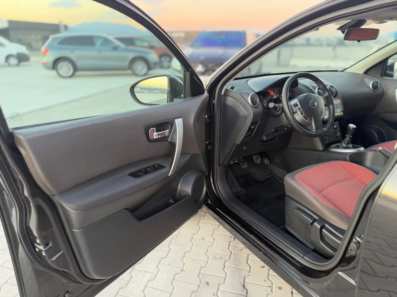 Nissan Qashqai 2.0dci 150 ks Собствен лизинг , снимка 9 - Автомобили и джипове - 52755438