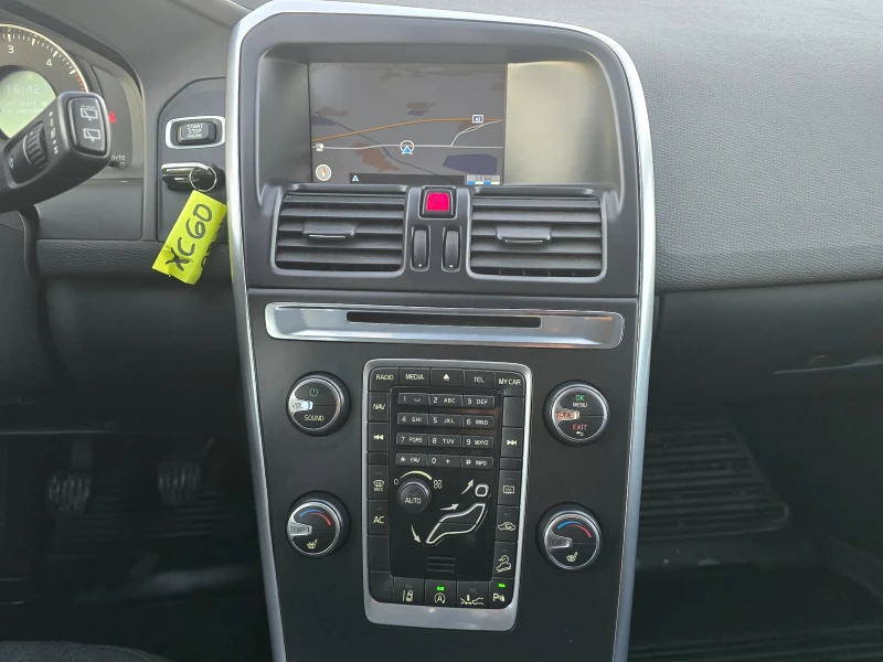 Volvo XC60 2.4 D5 4Х4 РЪЧНИ СКОРОСТИ 2013 ГОДИНА, снимка 12 - Автомобили и джипове - 52806982
