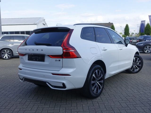 Volvo XC60 Plus Dark B4 D AWD, снимка 2 - Автомобили и джипове - 47229059