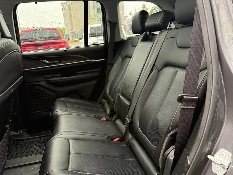 Jeep Grand cherokee 2023* DISTRONIK* PANO* KEYLESS* LANE ASSIST* DIGIT, снимка 15 - Автомобили и джипове - 52664746