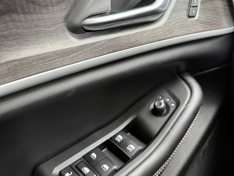 Jeep Grand cherokee 2023* DISTRONIK* PANO* KEYLESS* LANE ASSIST* DIGIT, снимка 14 - Автомобили и джипове - 52664746