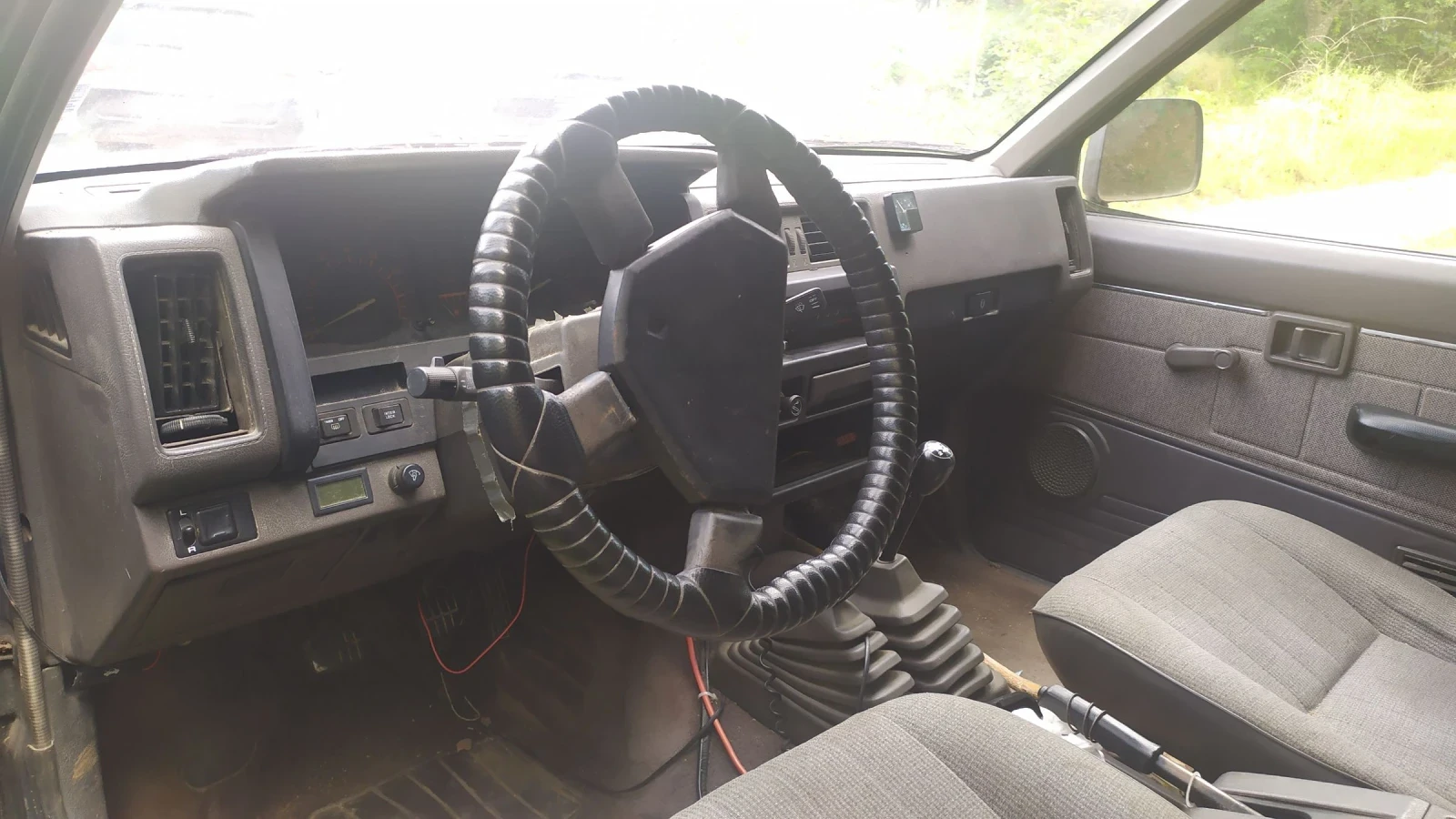 Nissan Terrano 2.4 - изображение 4