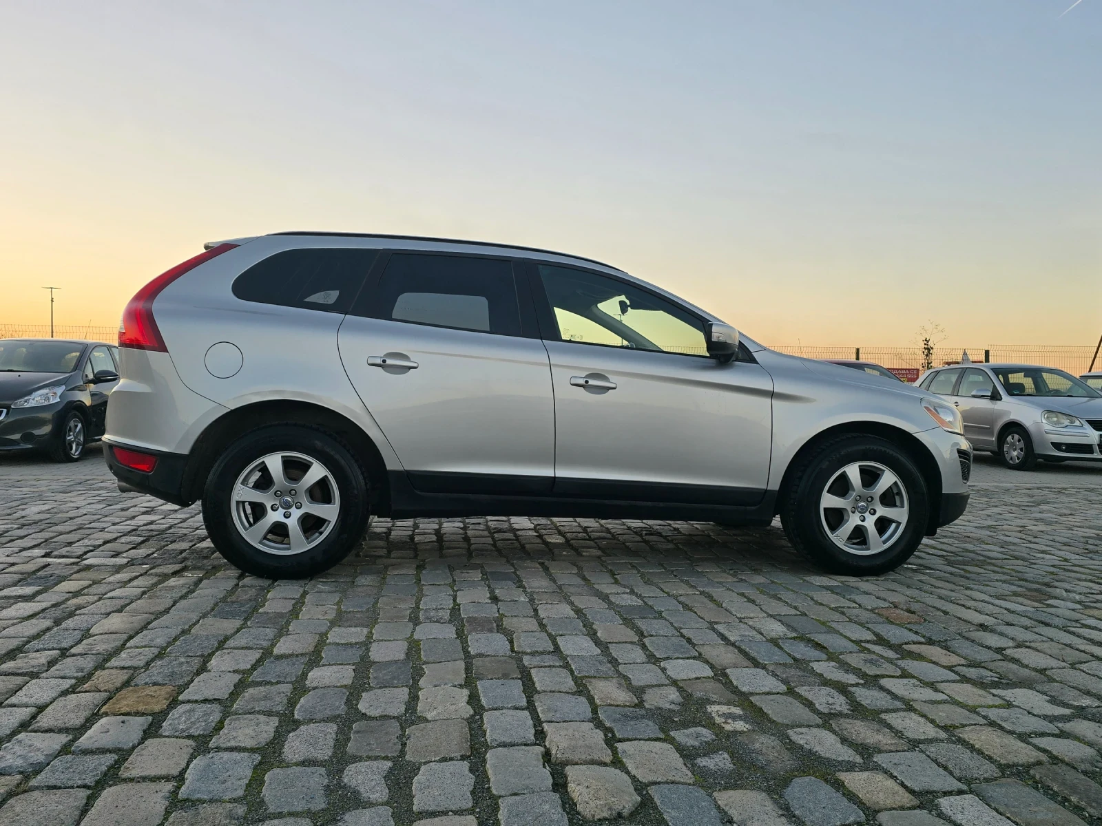 Volvo XC60 2.4 D5 4Х4 РЪЧНИ СКОРОСТИ 2013 ГОДИНА - изображение 5