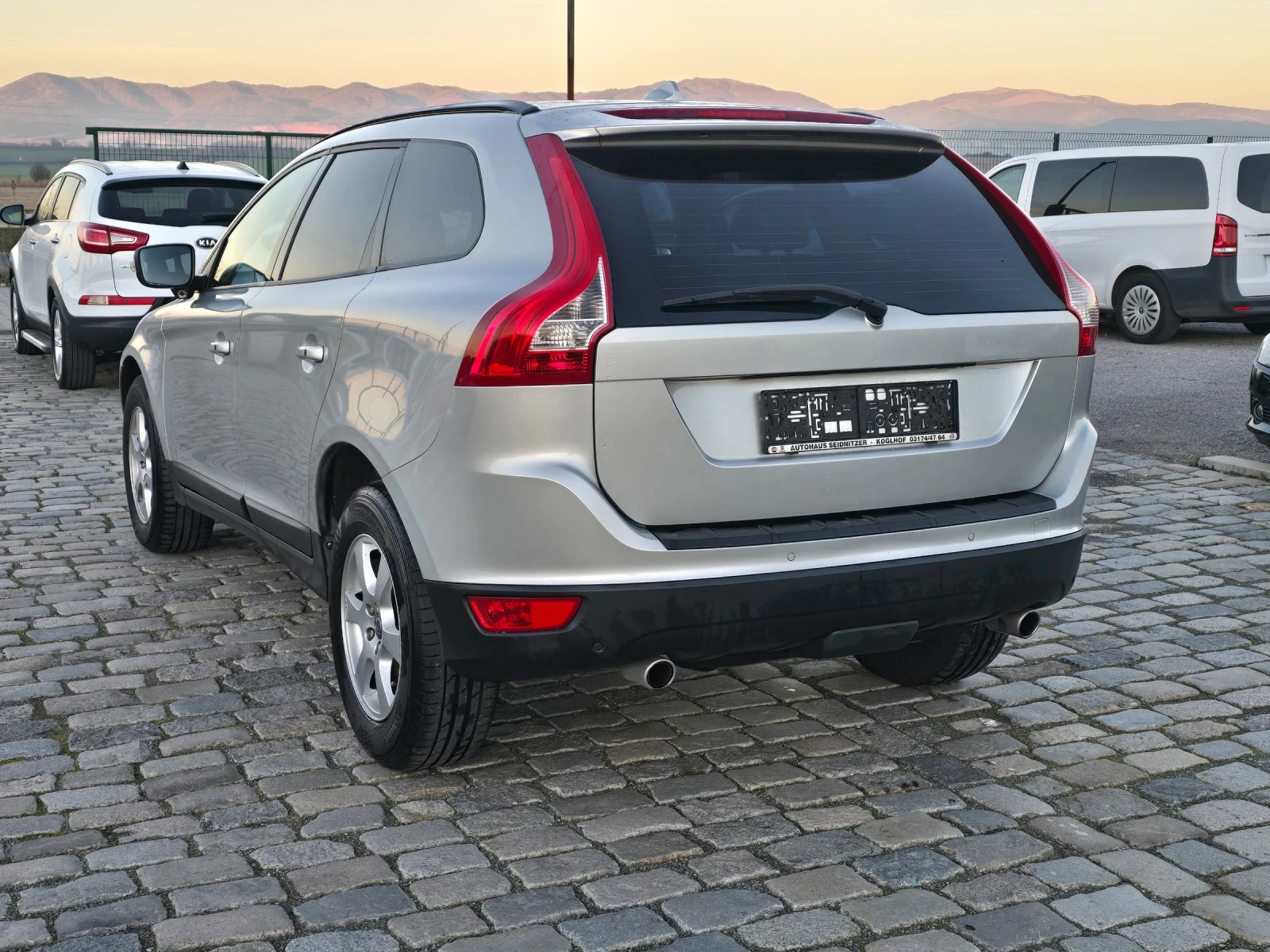 Volvo XC60 2.4 D5 4Х4 РЪЧНИ СКОРОСТИ 2013 ГОДИНА - изображение 8