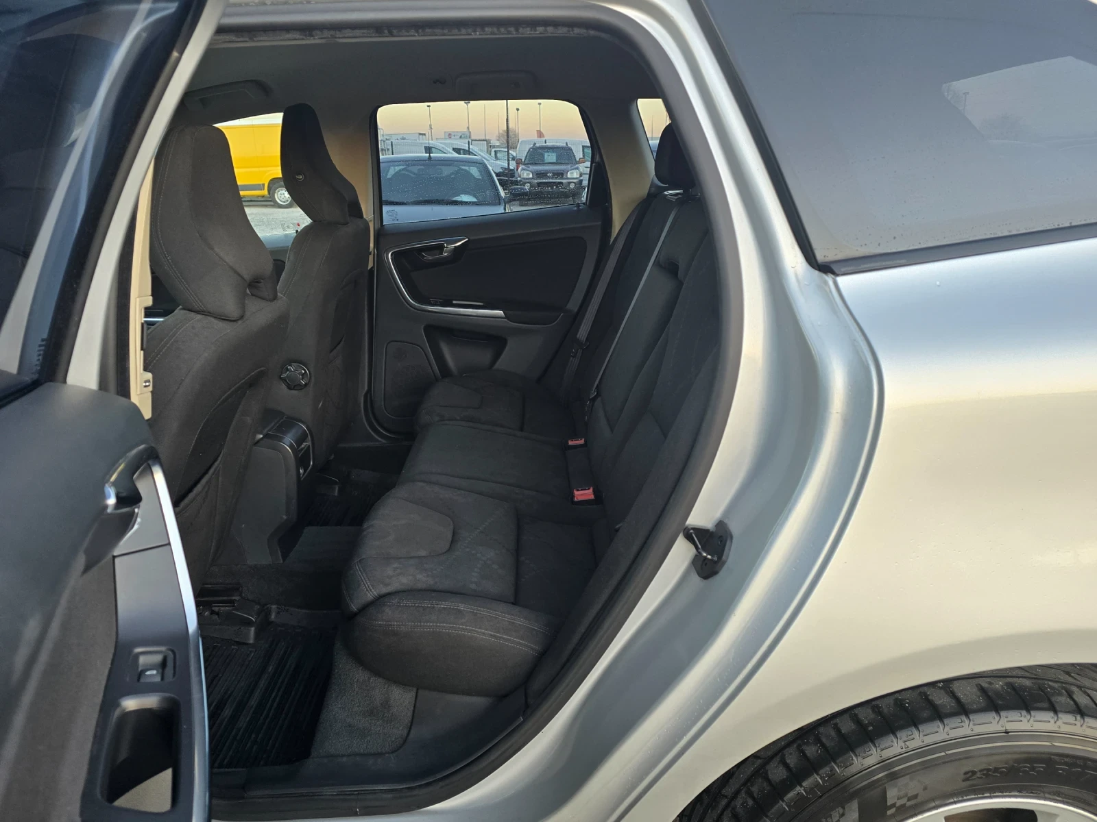 Volvo XC60 2.4 D5 4�4 ����� �������� 2013 ������ | Mobile.bg � ����������� 17