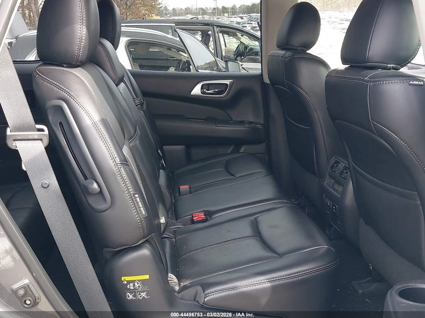 Nissan Pathfinder 3.5l Platinum, снимка 8 - Автомобили и джипове - 53808780