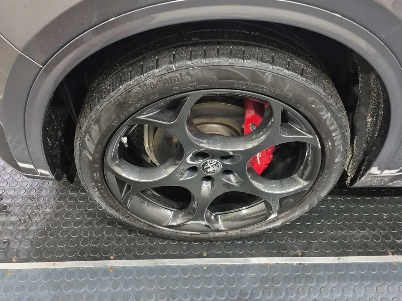 Alfa Romeo Stelvio VELOCE/Дистроник/Шито табло/Пано/Подгрев/2 Ключа, снимка 16 - Автомобили и джипове - 53983181