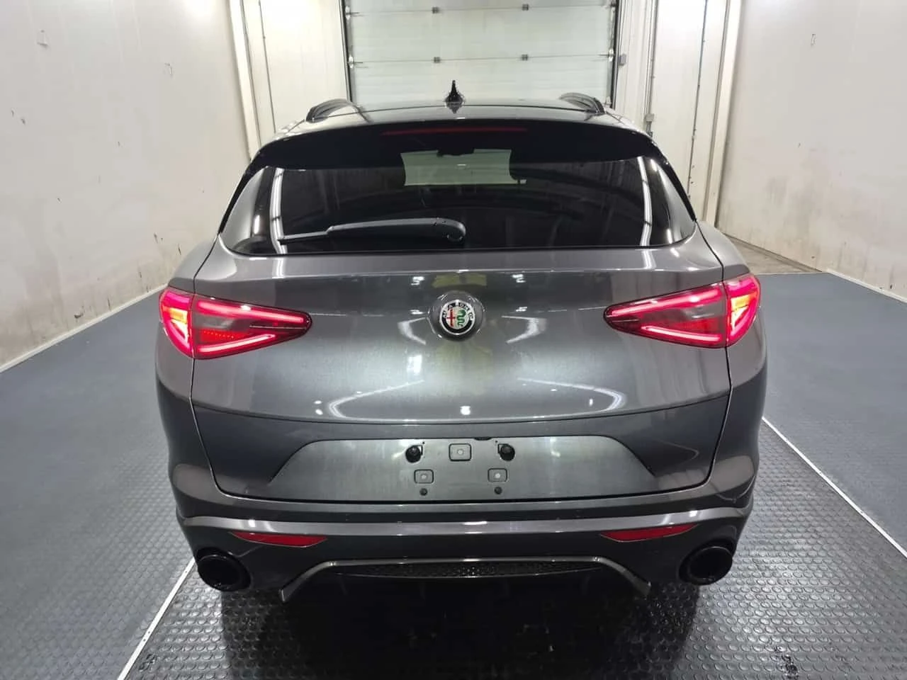 Alfa Romeo Stelvio VELOCE/Дистроник/Шито табло/Пано/Подгрев/2 Ключа, снимка 6 - Автомобили и джипове - 53983181