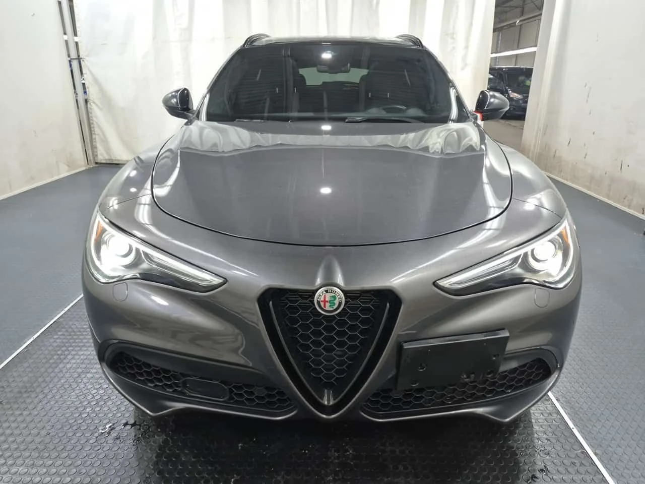 Alfa Romeo Stelvio VELOCE/Дистроник/Шито табло/Пано/Подгрев/2 Ключа