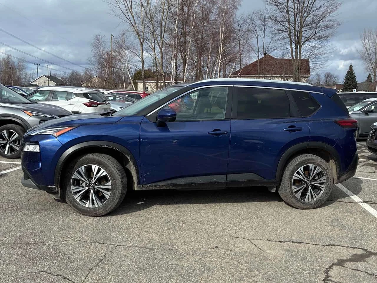 Nissan Rogue * SV * 2 КЛЮЧА* PANO* KEYLESS* ПОДГРЕВ* , снимка 2 - Автомобили и джипове - 54178803