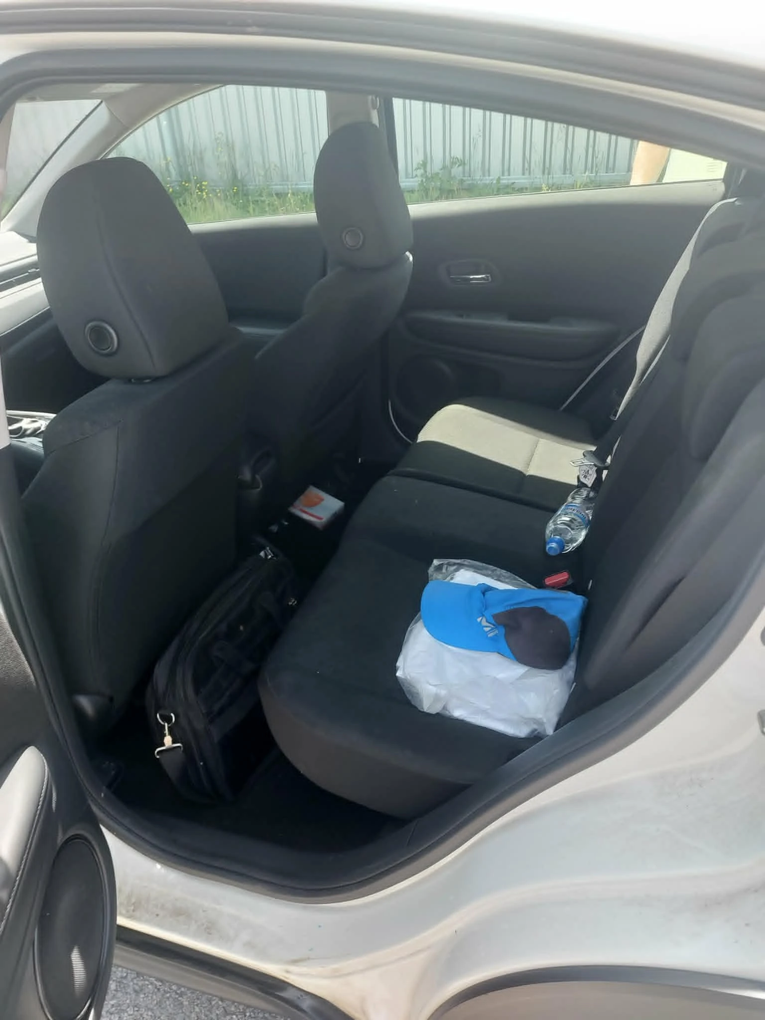 Honda Hr-v, снимка 4 - Автомобили и джипове - 54761893