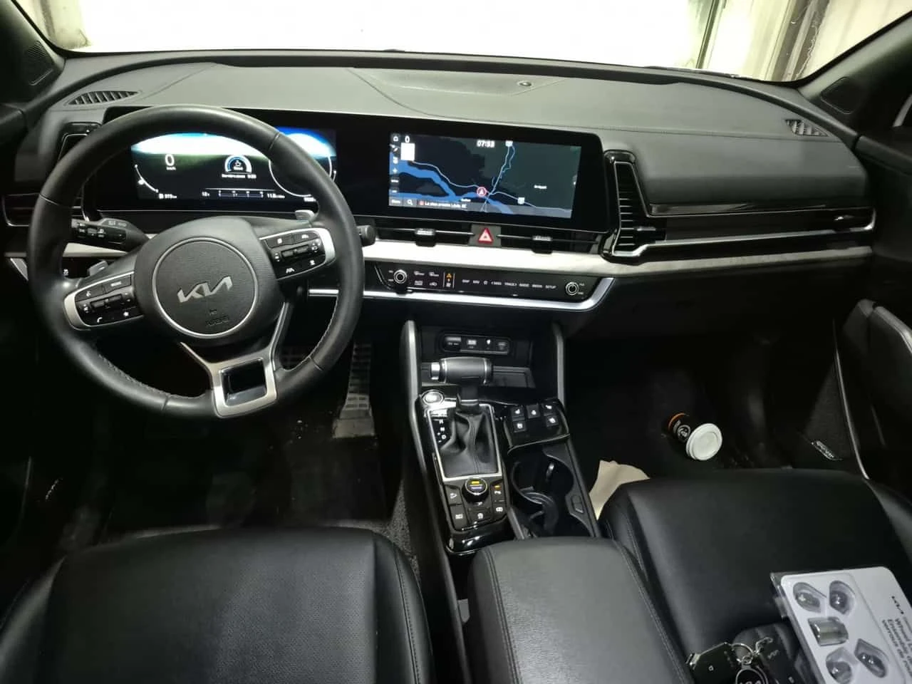 Kia Sportage * ГЛАВНО ПРЕДСТАВИТЕЛСТВО* ПАНО* ДИСТРОНИК* 360КАМ, снимка 9 - Автомобили и джипове - 54765663