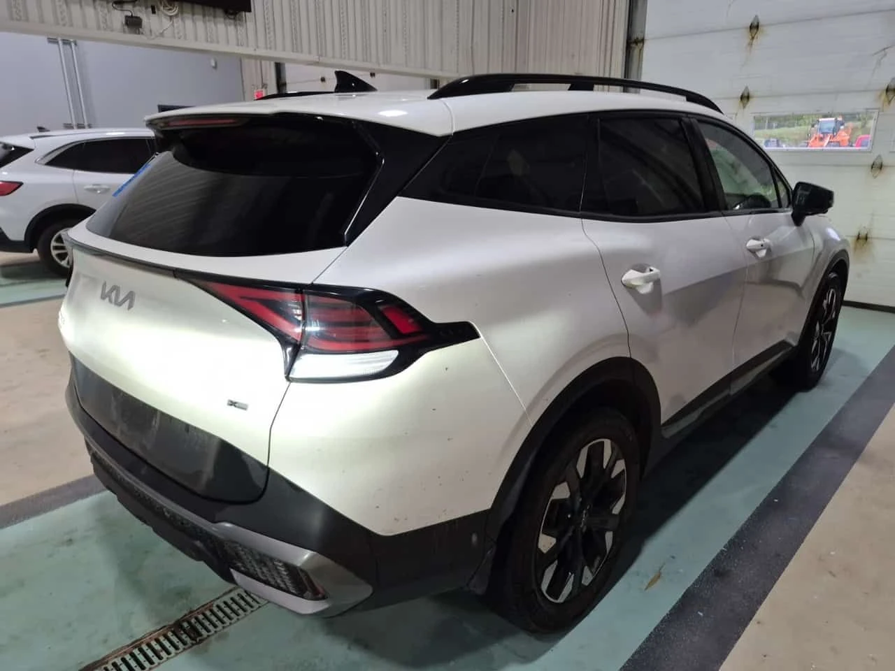 Kia Sportage * ГЛАВНО ПРЕДСТАВИТЕЛСТВО* ПАНО* ДИСТРОНИК* 360КАМ, снимка 3 - Автомобили и джипове - 54765663