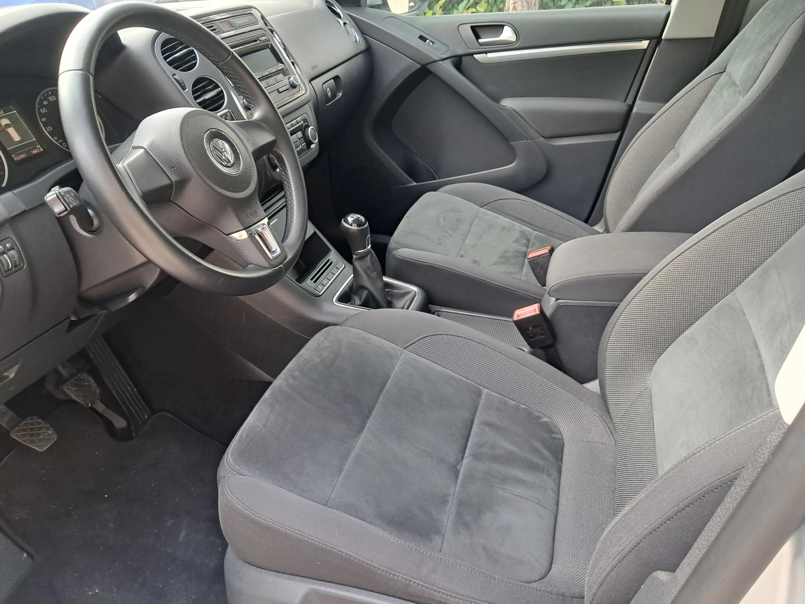 VW Tiguan TDI-149000 км., снимка 5 - Автомобили и джипове - 55143912