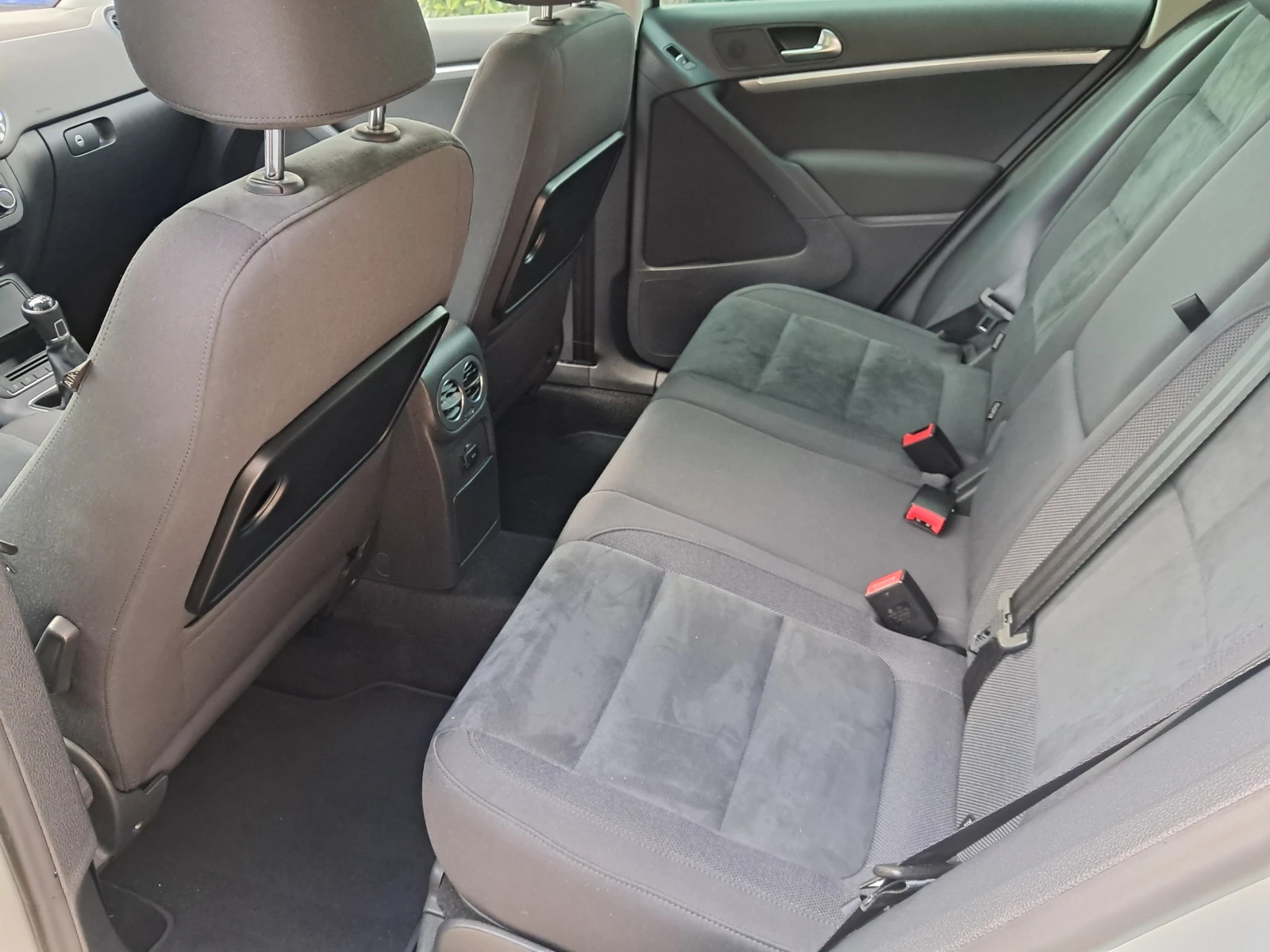 VW Tiguan TDI-149000 км., снимка 8 - Автомобили и джипове - 55143912