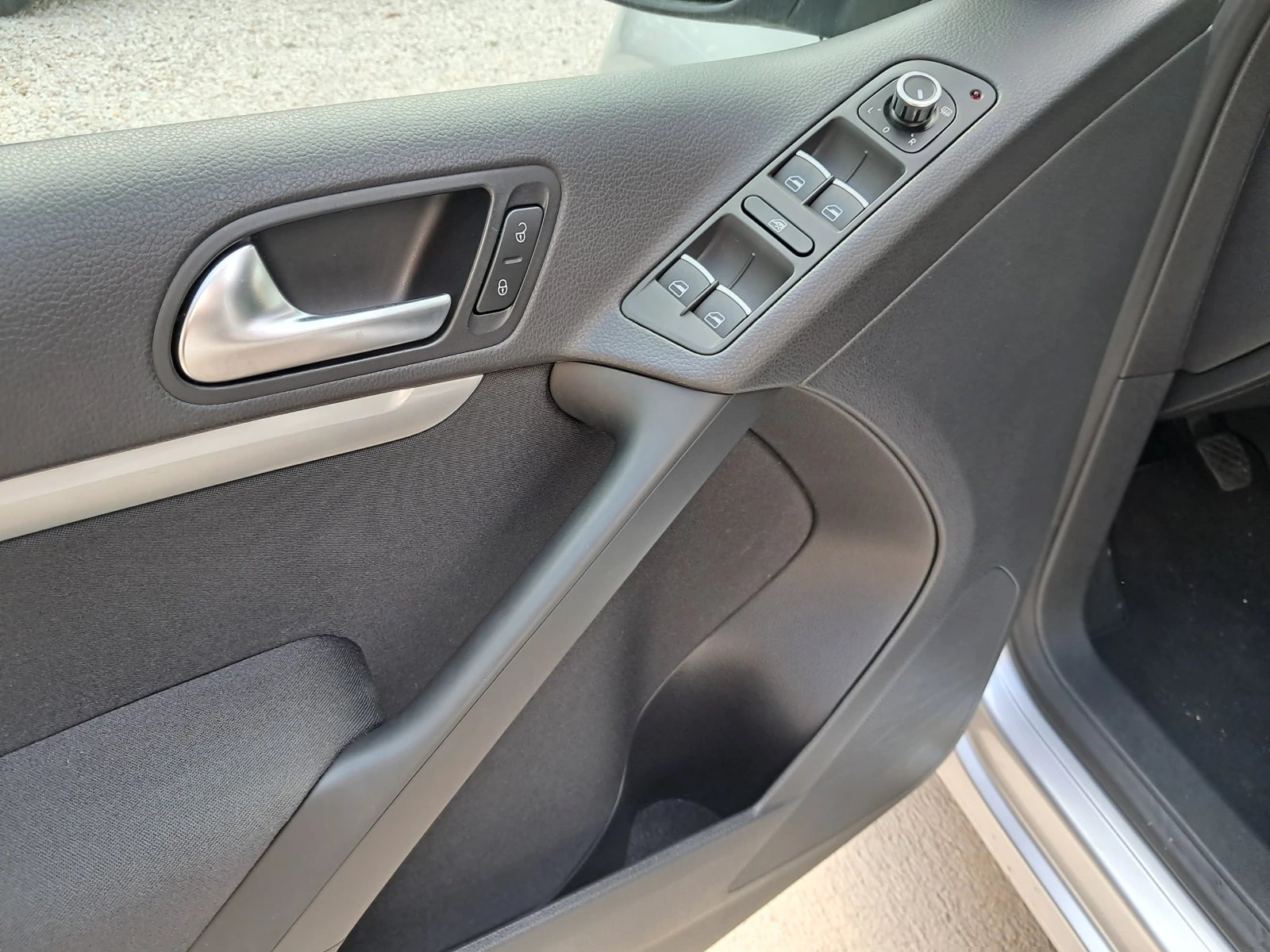 VW Tiguan TDI-149000 км., снимка 12 - Автомобили и джипове - 55143912