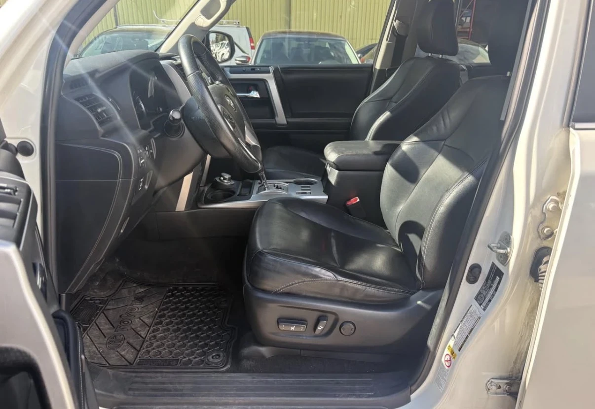 Toyota 4runner LIMITED * 4WD * KEYLESS * КАМЕРА * ОБДУХВАНЕ * , снимка 5 - Автомобили и джипове - 55177350