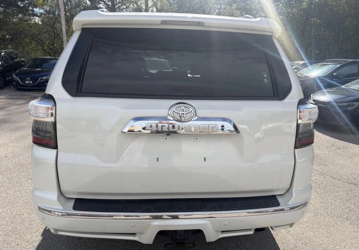 Toyota 4runner LIMITED * 4WD * KEYLESS * КАМЕРА * ОБДУХВАНЕ * , снимка 4 - Автомобили и джипове - 55177350