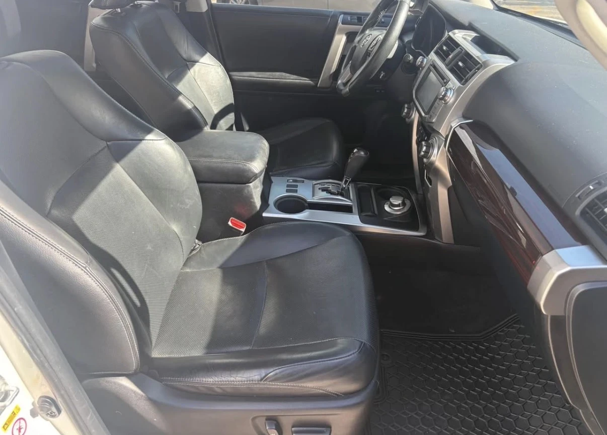 Toyota 4runner LIMITED * 4WD * KEYLESS * КАМЕРА * ОБДУХВАНЕ * , снимка 6 - Автомобили и джипове - 55177350