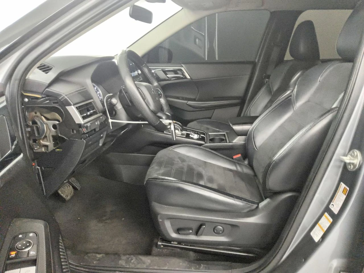 Mitsubishi Outlander 4X4 / ЛИЗИНГ, снимка 7 - Автомобили и джипове - 55505484