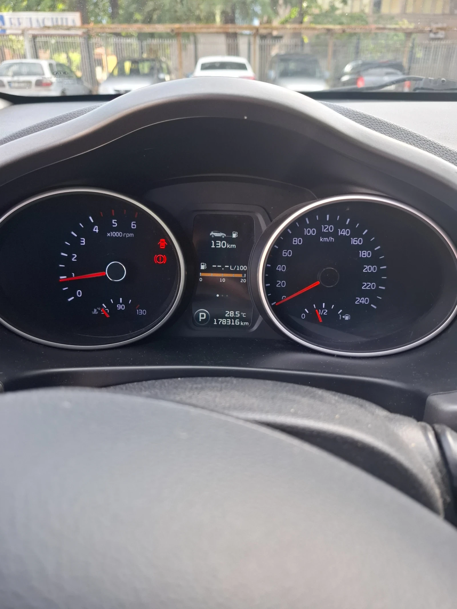 Kia Sportage, снимка 17 - Автомобили и джипове - 55873804