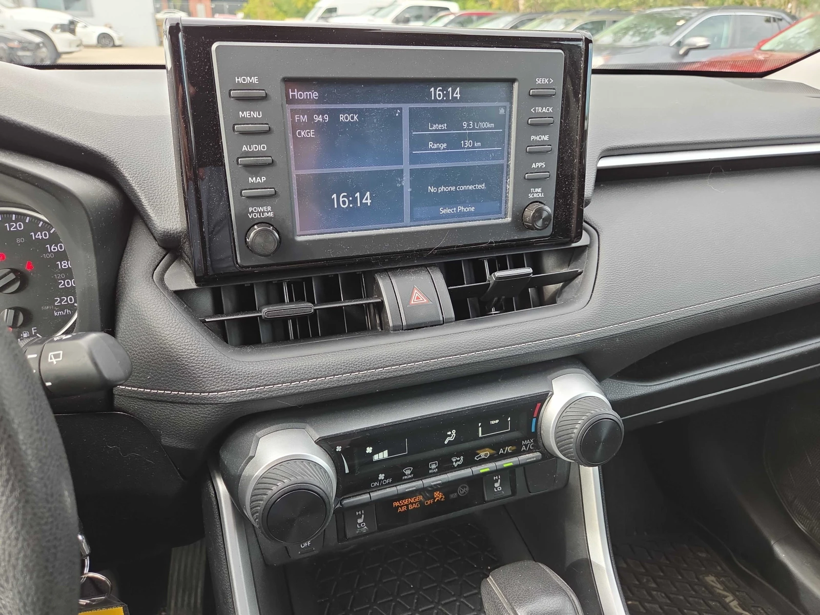 Toyota Rav4 * LE * CARFAX * ОПЦИЯ ЗА ФИНАНСИРАНЕ, снимка 9 - Автомобили и джипове - 56087313
