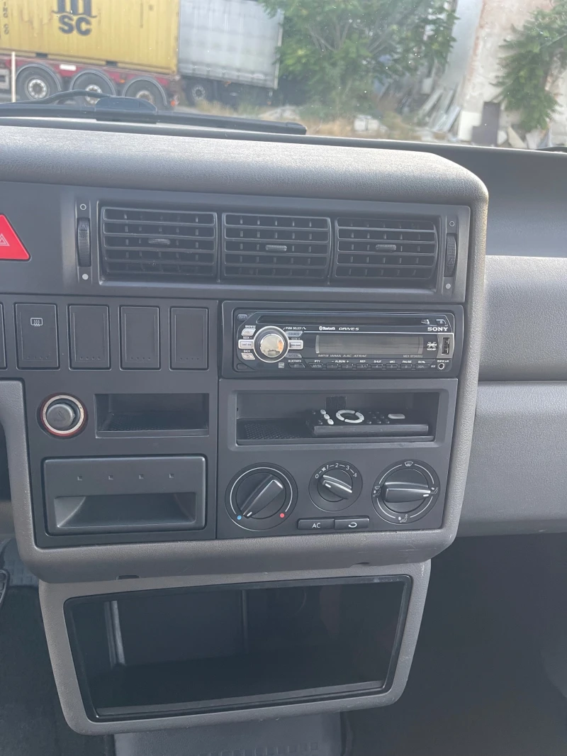 VW Transporter 2.4D, снимка 8 - Бусове и автобуси - 51351536