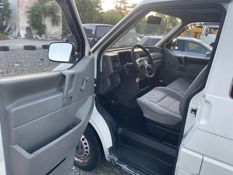 VW Transporter 2.4D, снимка 9 - Бусове и автобуси - 51351536