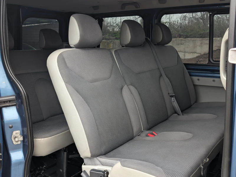 Opel Vivaro 2.0 CDTI, снимка 11 - Бусове и автобуси - 52642557