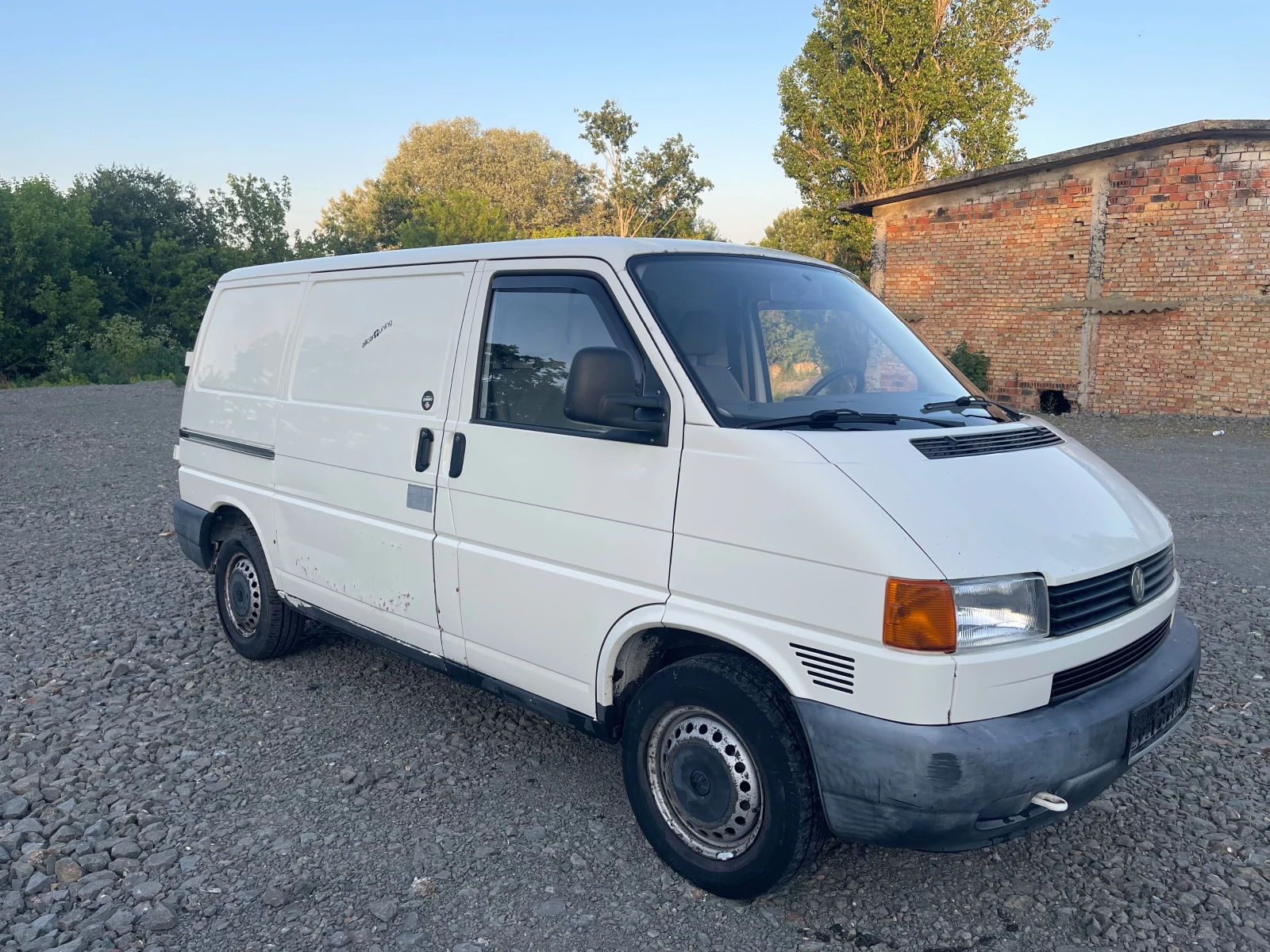 VW Transporter 2.4D - изображение 2