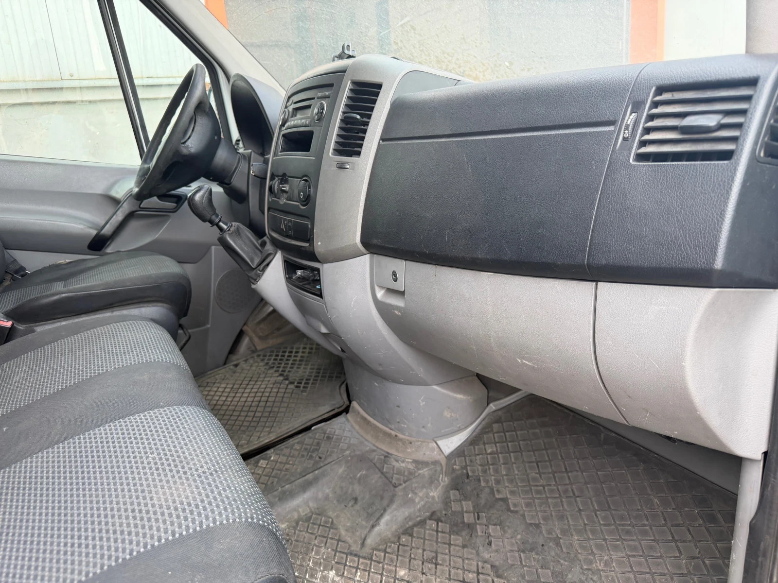 Mercedes-Benz Sprinter 213 2.2 CDI, снимка 8 - Бусове и автобуси - 54776892