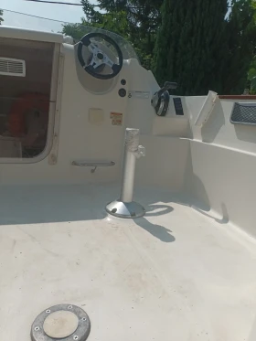 Моторна яхта Quicksilver 470, снимка 13