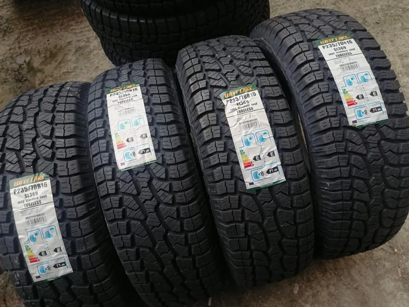 Гуми Всесезонни 235/70R16, снимка 2 - Гуми и джанти - 31999145