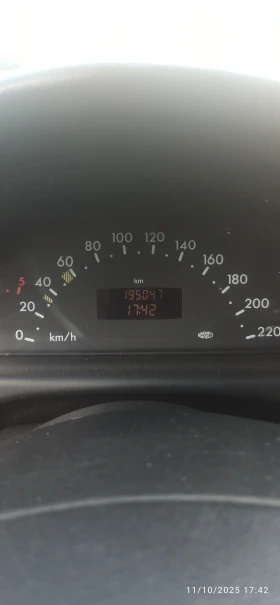 Mercedes-Benz Vaneo 1.7 CDI, снимка 10